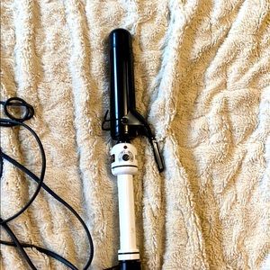 Hot tools large barrel curling iron